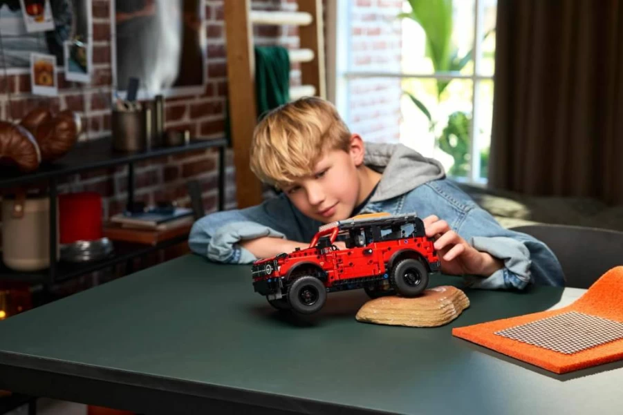 LEGO Technic Ford Bronco Building Set 42213 - Model Car Kit for Kids Ages 10+, Creative STEM Toy for Boys & Girls, Authentic Ford Design, Ideal Birthday Gift for Car Enthusiasts