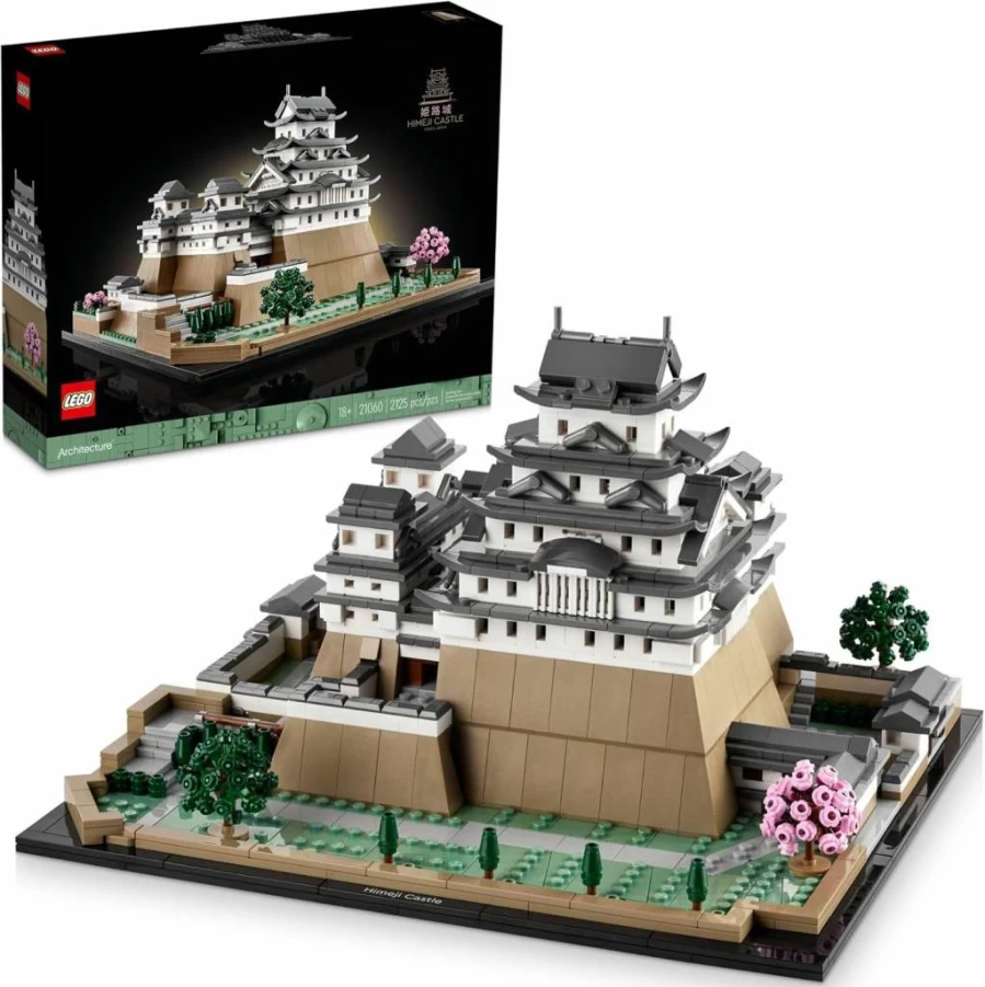 LEGO Architecture Himeji Castle 21060 Building Set for Adults, Collectible Japanese Landmark Model Kit, Creative Gift for Travel & History Enthusiasts