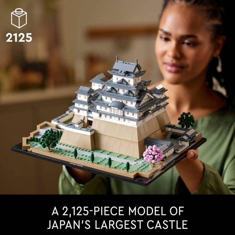 LEGO Architecture Himeji Castle 21060 Building Set for Adults, Collectible Japanese Landmark Model Kit, Creative Gift for Travel & History Enthusiasts