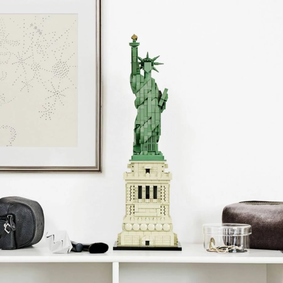 LEGO Architecture Statue of Liberty 21042 Building Set – Collectible Model, New York Souvenir, Creative Gift for Adults and Teens