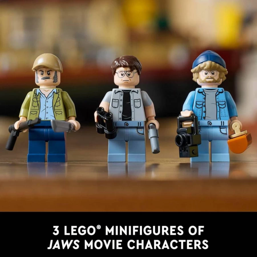 LEGO Ideas Jaws Movie Diorama Set 21350 - Orca Boat, Shark Toy & Minifigures (Brody, Hooper, Quint) - Adult Collector's Memorabilia Gift